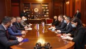 БРАТСКЕ ВЕЗЕ СУ НЕРАСКИДИВЕ: Председник покрајинске владе Игор Мировић у посети Републици Српској