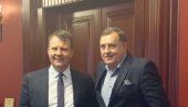 ПОМОЋ ЗА 53 ПОРОДИЦЕ: У Костајници јуче уручена решења о донацији АП Војводине ПОМОЋ ЗА 53 ПОРОДИЦЕ: У Костајници јуче уручена решења о донацији АП Војводине