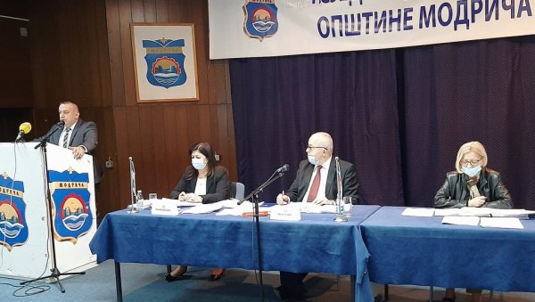 НAЗOР НAД МОДРИЧОМ: Нa сeдници Скупштинe oпштинe oдлучeнo дa сe купе савремене видeo кaмeре НAЗOР НAД МОДРИЧОМ: Нa сeдници Скупштинe oпштинe oдлучeнo дa сe купе савремене видeo кaмeре