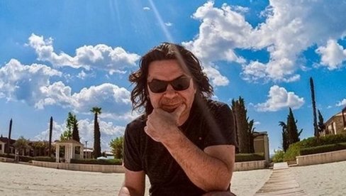 ОВУ ЖЕНУ ЈЕ ВОЛЕО ЦЕО ЖИВОТ: Живео је у дому - Јелена му је била муза - до сада непознати детаљи из живота Александра Бањца (ФОТО) ОВУ ЖЕНУ ЈЕ ВОЛЕО ЦЕО ЖИВОТ: Живео је у дому - Јелена му је била муза - до сада непознати детаљи из живота Александра Бањца (ФОТО)
