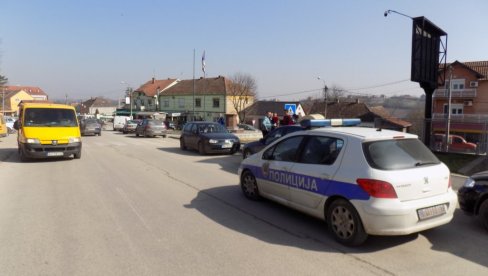 ЕКСПРЕСНА АКЦИЈА ПОЛИЦИЈЕ: За 15 минута привели осумњиченог ЕКСПРЕСНА АКЦИЈА ПОЛИЦИЈЕ: За 15 минута привели осумњиченог