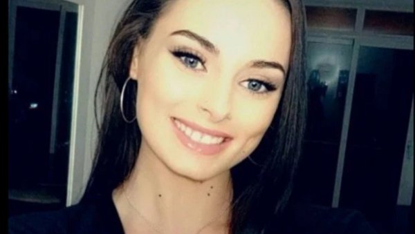 БИЛА ЈЕ СРЕЋНА, А ОНДА ЈЕ ДОШЛО ДО ТРАГЕДИЈЕ: Данијела је послала маћехи ову поруку, а ујутру су је пронашли обешену у соби БИЛА ЈЕ СРЕЋНА, А ОНДА ЈЕ ДОШЛО ДО ТРАГЕДИЈЕ: Данијела је послала маћехи ову поруку, а ујутру су је пронашли обешену у соби