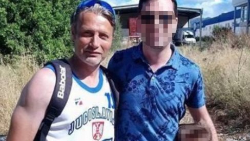 ОСКАРОВАЦ У ДРЕСУ ЈУГОСЛАВИЈЕ: Испливала невероватна фотографија чувеног глумца, постоји једно занимљиво објашњење (ФОТО) ОСКАРОВАЦ У ДРЕСУ ЈУГОСЛАВИЈЕ: Испливала невероватна фотографија чувеног глумца, постоји једно занимљиво објашњење (ФОТО)