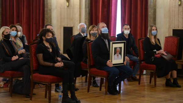 ОТКРИО ТАЈНУ УМЕТНОСТИ: Комеморација поводом смрти сликара Милоша Шобајића ОТКРИО ТАЈНУ УМЕТНОСТИ: Комеморација поводом смрти сликара Милоша Шобајића