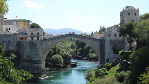 SVOJATANJE STAROG MOSTA U BRISELU: Graditelj Hajrudin mostarski Hrvat!