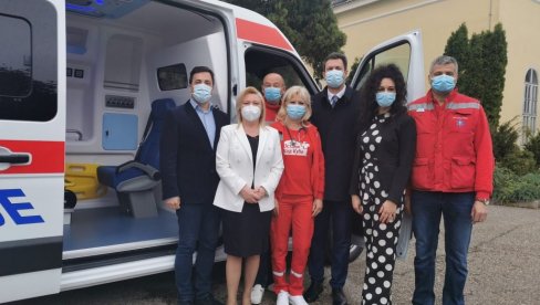 БОЛНИЦИ “НОВО РУХО”: Шабачки Дом здравља добио ново санитетско возило БОЛНИЦИ “НОВО РУХО”: Шабачки Дом здравља добио ново санитетско возило