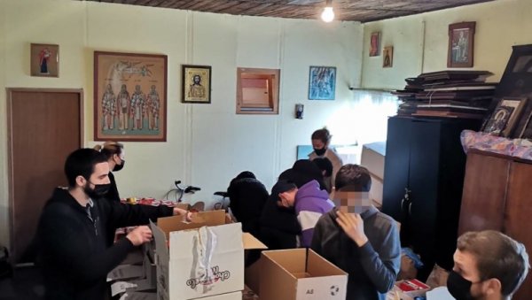 ВАСКРШЊИ ДАРОВИ ЗА ДЕЦУ: Акција Добротворне установе Епархије бачке „Владика Платон Атанцковић“ ВАСКРШЊИ ДАРОВИ ЗА ДЕЦУ: Акција Добротворне установе Епархије бачке „Владика Платон Атанцковић“
