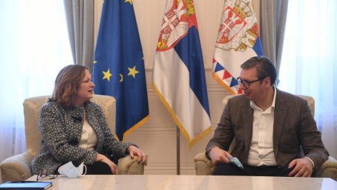 ВУЧИЋ СА ХАРГИТАЈ: Подршка ЕБРД развоју предузетништва ВУЧИЋ СА ХАРГИТАЈ: Подршка ЕБРД развоју предузетништва