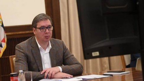 ДАН ПОБЕДЕ НАД ФАШИЗМОМ: Вучић присуствује обележавању догађаја у Народном позоришту ДАН ПОБЕДЕ НАД ФАШИЗМОМ: Вучић присуствује обележавању догађаја у Народном позоришту