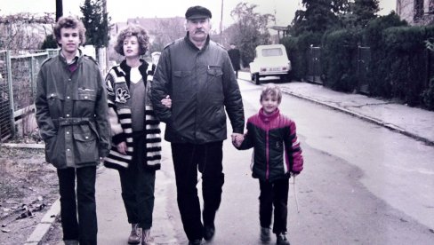 VELIKA ODGOVORNOST JE BITI ŽIKINO DETE: Milena Pavlović o filmu u režiji njenog brata Nenada, a po delima njihovog oca VELIKA ODGOVORNOST JE BITI ŽIKINO DETE: Milena Pavlović o filmu u režiji njenog brata Nenada, a po delima njihovog oca