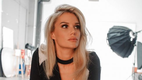 ГЛУМИМ ПЕВАЧИЦУ У ОЧЕВОМ ФИЛМУ: Лена Ковачевић, џез уметница, о Ускрсу, вери, успеху у Турској, песмама... ГЛУМИМ ПЕВАЧИЦУ У ОЧЕВОМ ФИЛМУ: Лена Ковачевић, џез уметница, о Ускрсу, вери, успеху у Турској, песмама...