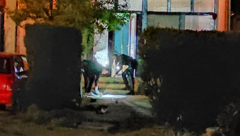 NOŽ SEVNUO POSLE SVAĐE: Prve slike mesta zločina u Vranju, muškarac izbo rođenog brata, u toku operacija povređenog (FOTO) NOŽ SEVNUO POSLE SVAĐE: Prve slike mesta zločina u Vranju, muškarac izbo rođenog brata, u toku operacija povređenog (FOTO)