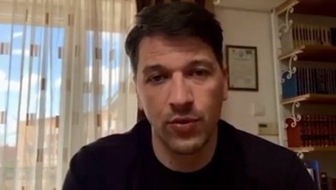 NE GNEVITE BOGA, NE PREJEDAJTE SE: Glumac Viktor Savić apeluje na ljude da obrate pažnju tokom praznika (VIDEO) NE GNEVITE BOGA, NE PREJEDAJTE SE: Glumac Viktor Savić apeluje na ljude da obrate pažnju tokom praznika (VIDEO)