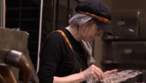 ОВА ИМУНИЗАЦИЈА ЋЕ СЕ ДОПАСТИ И АНТИВАКСЕРИМА: Белгијанци направили вакцине од - чоколаде (ФОТО) ОВА ИМУНИЗАЦИЈА ЋЕ СЕ ДОПАСТИ И АНТИВАКСЕРИМА: Белгијанци направили вакцине од - чоколаде (ФОТО)