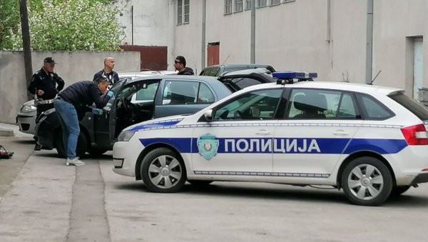 УХАПШЕН ВОЗАЧ ИЗ НИША: Мушкарац (42) осумњичен да је аутом покосио троје тинејџера иза решетака УХАПШЕН ВОЗАЧ ИЗ НИША: Мушкарац (42) осумњичен да је аутом покосио троје тинејџера иза решетака