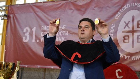 ZUBE POLOMIŠE BIRAJUĆI NAJTVRĐE: Mokrinčani se pripremaju za nazvanično svetsko prvenstvo u kuckanju vaskršnjim jajima (Foto)