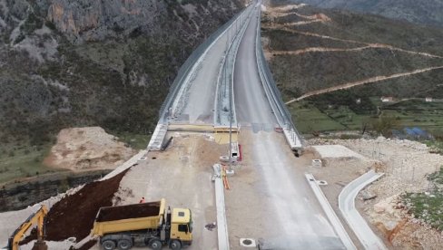 PREMINUO POVREĐENI KINEZ! Nova žrtva na gradilištu auto puta Bar-Boljare PREMINUO POVREĐENI KINEZ! Nova žrtva na gradilištu auto puta Bar-Boljare