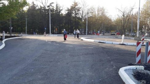 VESIĆ SAOPŠTIO: Danas se privremeno pušta u saobraćaj Crnotravska ulica VESIĆ SAOPŠTIO: Danas se privremeno pušta u saobraćaj Crnotravska ulica