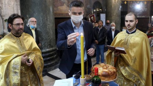 ОБЕЛЕЖЕНА СЛАВА ВАСКРШЊИ ПОНЕДЕЉАК: Свечана литургија у Смедереву одржана по прописаним епидемиолошким мерама ОБЕЛЕЖЕНА СЛАВА ВАСКРШЊИ ПОНЕДЕЉАК: Свечана литургија у Смедереву одржана по прописаним епидемиолошким мерама