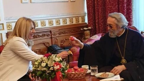 ЖЕЉКА ЦВИЈАНОВИЋ ПОСЕТИЛА ВЛАДИКУ ЈЕФРЕМА: Председница РС на Васкршњи понедељак код епископа бањалучког ЖЕЉКА ЦВИЈАНОВИЋ ПОСЕТИЛА ВЛАДИКУ ЈЕФРЕМА: Председница РС на Васкршњи понедељак код епископа бањалучког
