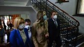 ВРЕМЕ ЈЕ ДА СЕ ЗАХВАЛИМО СРБИЈИ: Вархеји приликом посете Батуту - Радите одличан посао ВРЕМЕ ЈЕ ДА СЕ ЗАХВАЛИМО СРБИЈИ: Вархеји приликом посете Батуту - Радите одличан посао