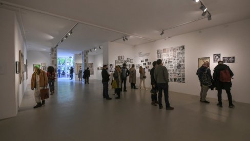 FLEKA I SLOBODA: ZRAČENJE KROZ VREME: Retrospektiva posvećena Miomiru Grujiću (1954-2003) u salonu MSU i galeriji Remont FLEKA I SLOBODA: ZRAČENJE KROZ VREME: Retrospektiva posvećena Miomiru Grujiću (1954-2003) u salonu MSU i galeriji Remont