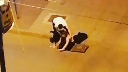 ПОЛУГОЛА ДЕВОЈКА ИЗЛАЗИ ИЗ ШАХТА: Нишлије у чуду! (ВИДЕО) ПОЛУГОЛА ДЕВОЈКА ИЗЛАЗИ ИЗ ШАХТА: Нишлије у чуду! (ВИДЕО)