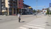 JEZIV UDES U BRATUNCU: Golf sleteo sa puta, vozač zadobio teške povrede JEZIV UDES U BRATUNCU: Golf sleteo sa puta, vozač zadobio teške povrede