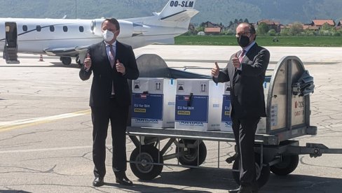 FAJZER STIGAO U BOSNU: Prva vakcine iz EU isporučene Sarajevu FAJZER STIGAO U BOSNU: Prva vakcine iz EU isporučene Sarajevu