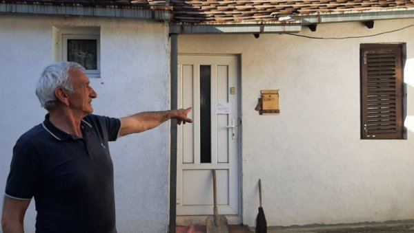 ОВДЕ ЈЕ УБИЈЕН АМЕРИКАНАЦ: Прве слике са места бруталног злочина на Звездари - Новости на лицу места (ФОТО) ОВДЕ ЈЕ УБИЈЕН АМЕРИКАНАЦ: Прве слике са места бруталног злочина на Звездари - Новости на лицу места (ФОТО)