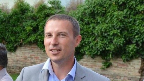 НАЧЕЛНИК БОРОВА РЕАГОВАО: Шокирани смо реакцијама надлежних, тражимо хитно уклањање мурала у центру! НАЧЕЛНИК БОРОВА РЕАГОВАО: Шокирани смо реакцијама надлежних, тражимо хитно уклањање мурала у центру!