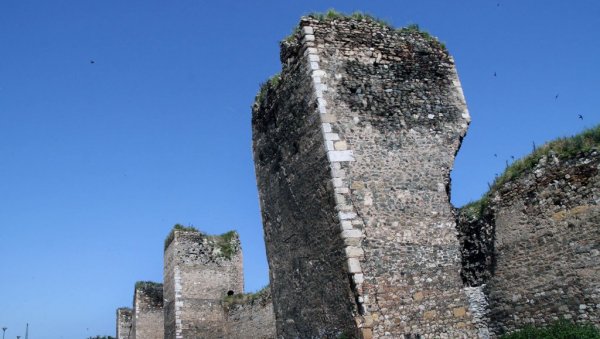 САНАЦИЈА КРИВЕ КУЛЕ: Министарство културе издвојило 23,9 милиона за рестаурацију Смедеревске тврђаве САНАЦИЈА КРИВЕ КУЛЕ: Министарство културе издвојило 23,9 милиона за рестаурацију Смедеревске тврђаве