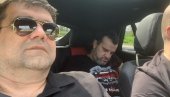 ДОК АЦА СПАВА ШОФЕР ГА ВОЗИ: Фолкер решио да више не ризикује у саобраћају ДОК АЦА СПАВА ШОФЕР ГА ВОЗИ: Фолкер решио да више не ризикује у саобраћају