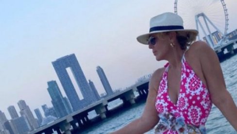 BRENU U DUBAIJU TRETIRAJU KAO KRALJICU: Pevačica ne žali novac - uživa u luksuzu i ima uslugu 24 sata! (FOTO) BRENU U DUBAIJU TRETIRAJU KAO KRALJICU: Pevačica ne žali novac - uživa u luksuzu i ima uslugu 24 sata! (FOTO)