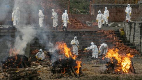 ОВА ДРЖАВА ПРЕТИ ДА ПОСТАНЕ НОВА ИНДИЈА: Број оболелих вртоглаво расте - Премијер рекламирао недоказан лек ОВА ДРЖАВА ПРЕТИ ДА ПОСТАНЕ НОВА ИНДИЈА: Број оболелих вртоглаво расте - Премијер рекламирао недоказан лек