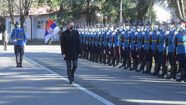 ЕЛИТНА ЈЕДИНИЦА ВОЈСКЕ СРБИЈЕ: Министар Стефановић честитао Дан Гарде ЕЛИТНА ЈЕДИНИЦА ВОЈСКЕ СРБИЈЕ: Министар Стефановић честитао Дан Гарде