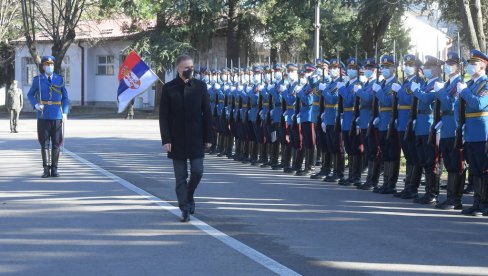ЕЛИТНА ЈЕДИНИЦА ВОЈСКЕ СРБИЈЕ: Министар Стефановић честитао Дан Гарде ЕЛИТНА ЈЕДИНИЦА ВОЈСКЕ СРБИЈЕ: Министар Стефановић честитао Дан Гарде
