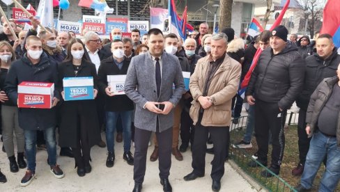 NIKŠIĆANI DANAS DOBIJAJU NOVU VLAST: U rodnom gradu Mila Đukanovića sve spremno za konstitutivnu sednicu lokalnog parlamenta NIKŠIĆANI DANAS DOBIJAJU NOVU VLAST: U rodnom gradu Mila Đukanovića sve spremno za konstitutivnu sednicu lokalnog parlamenta