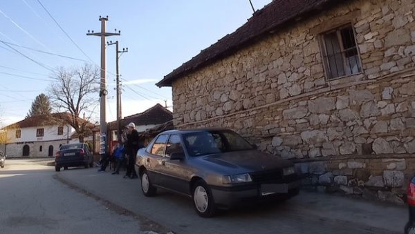 ТУКЛИ НАС ЧОБАНИ АЛБАНЦИ: Исповест Мирослава Лукића из Велике Хоче, нападнут и претучен док је шетао са пријатељима ТУКЛИ НАС ЧОБАНИ АЛБАНЦИ: Исповест Мирослава Лукића из Велике Хоче, нападнут и претучен док је шетао са пријатељима