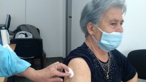 ЕПИДЕМИЈА У ПИРОТСКОМ ОКРУГУ: Ревакцинисано 27 посто грађана ЕПИДЕМИЈА У ПИРОТСКОМ ОКРУГУ: Ревакцинисано 27 посто грађана