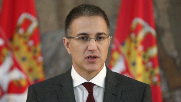 СТЕФАНОВИЋ: Већ дуго слушам лажи Ђиласа, Јеремића, Обрадовића! СТЕФАНОВИЋ: Већ дуго слушам лажи Ђиласа, Јеремића, Обрадовића!
