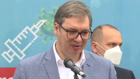 ВУЧИЋ ОБЕЋАО МЕШТАНИМА: До Видовдана готов пут у Врелу ВУЧИЋ ОБЕЋАО МЕШТАНИМА: До Видовдана готов пут у Врелу