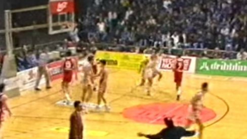 NAJTUŽNIJA PRIČA JUGOSLOVENSKE KOŠARKE: Rat je počeo, pale su i prve žrtve, a u Sarajevu spektakl pod obručima (VIDEO) NAJTUŽNIJA PRIČA JUGOSLOVENSKE KOŠARKE: Rat je počeo, pale su i prve žrtve, a u Sarajevu spektakl pod obručima (VIDEO)