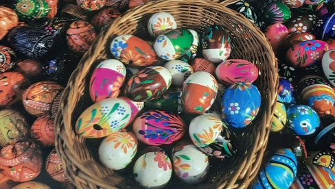 ТРИК КОЈИ ЋЕ ОДУШЕВИТИ И НАЈМЛАЂЕ: Заборавите на класично фрабање јаја, ово морате пробати