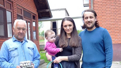 ИДЕАЛНА И ХРАНА И ЛЕК: Производња јапанских препелица и препеличјих јаја из Велике Обарске код Бијељине ИДЕАЛНА И ХРАНА И ЛЕК: Производња јапанских препелица и препеличјих јаја из Велике Обарске код Бијељине
