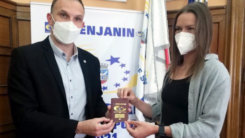 JOVANI ARSIĆ URUČEN PASOŠ EVROPSKOG GRADA SPORTA: Biće lepih vesti iz Tokija JOVANI ARSIĆ URUČEN PASOŠ EVROPSKOG GRADA SPORTA: Biće lepih vesti iz Tokija
