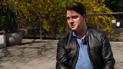 КО ЈЕ НЕУХВАТЉИВИ ТРАГАЧ? Најмлађи светски шампион у квизу Жарко Стевановић открива све о себи у емисји ТВ лица као сав нормалан свет КО ЈЕ НЕУХВАТЉИВИ ТРАГАЧ? Најмлађи светски шампион у квизу Жарко Стевановић открива све о себи у емисји ТВ лица као сав нормалан свет