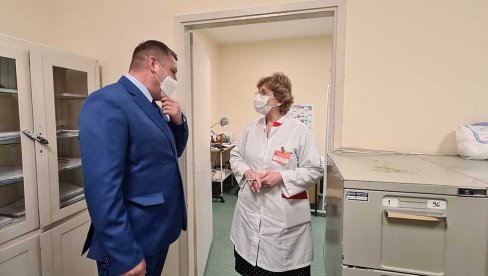 НОВИ ВАКЦИНАЛНИ ПУНКТ У ЧЕНТИ: Више од стотину мештана већ имунизовано НОВИ ВАКЦИНАЛНИ ПУНКТ У ЧЕНТИ: Више од стотину мештана већ имунизовано