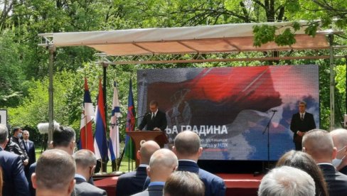 ЖИВЕЋЕ СРПСКИ НАРОД УПРКОС СВЕМУ: Вучић снажном поруком завршио говор у Доњој Градини ЖИВЕЋЕ СРПСКИ НАРОД УПРКОС СВЕМУ: Вучић снажном поруком завршио говор у Доњој Градини