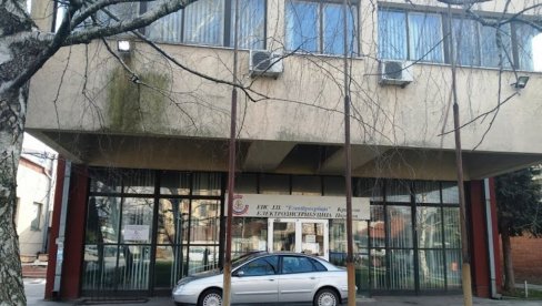 У ПАРАЋИНУ ЧАК ШЕСТ УЛИЦА БЕЗ СТРУЈЕ: Електродистрибуција обавестила о планским искључењима због радова У ПАРАЋИНУ ЧАК ШЕСТ УЛИЦА БЕЗ СТРУЈЕ: Електродистрибуција обавестила о планским искључењима због радова